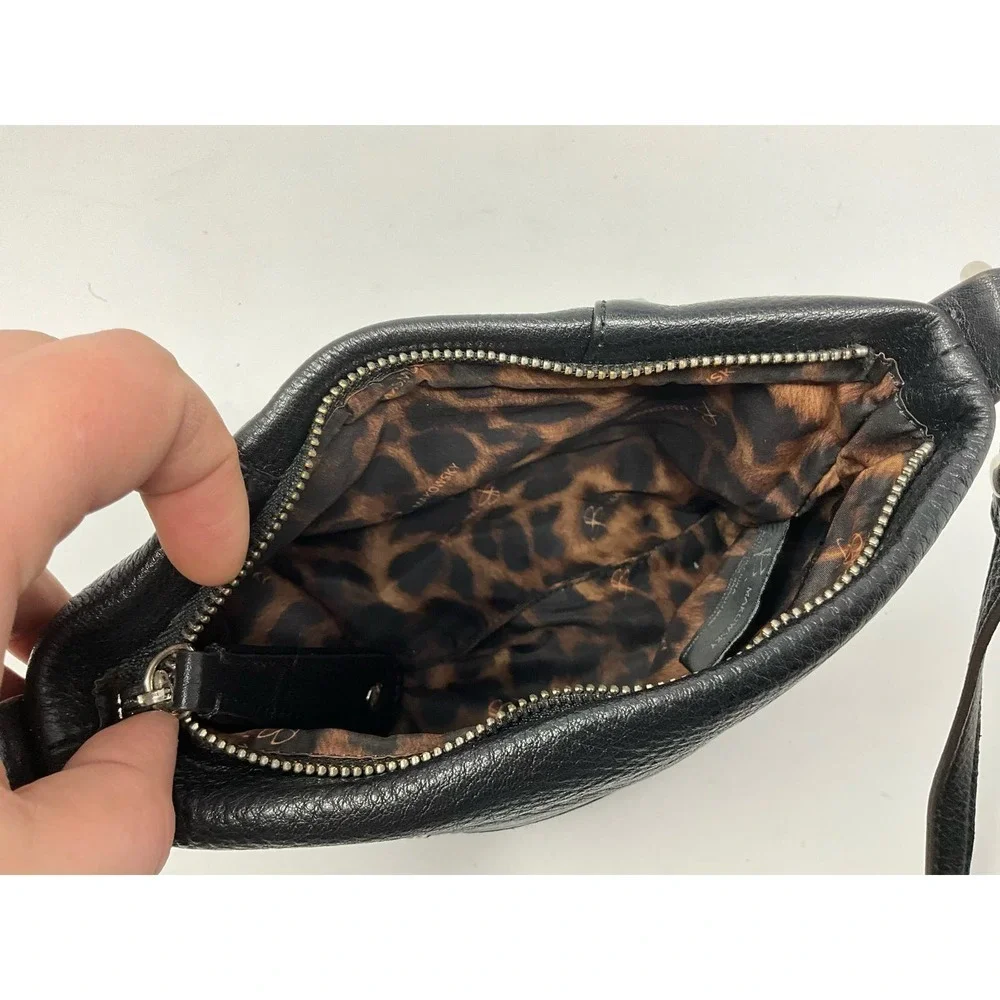 B. Makowsky Black Leather Inner Pocket Crossbody Strap Women's Shoulder Handbag‎